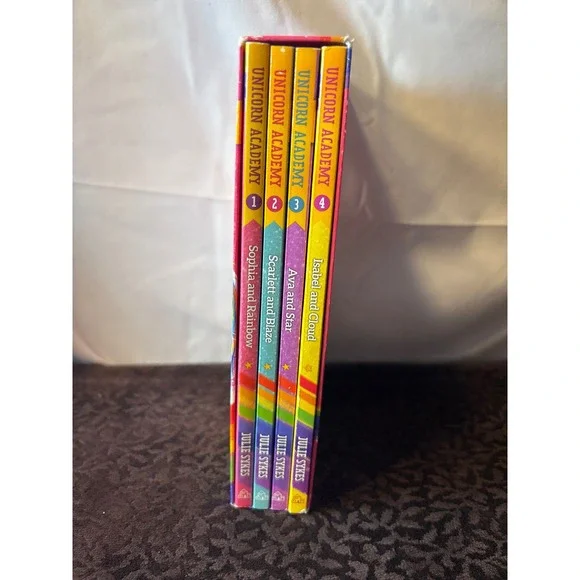 Unicorn Academy books 1-4 Rainbow Adventure - Picture 2 of 5